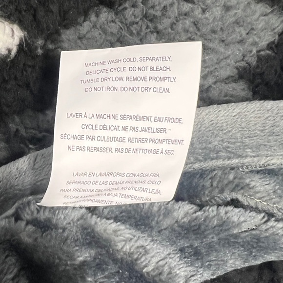 NWT WRANGLER Sherpa Reverse to Corduroy Throw - Picture 10 of 10